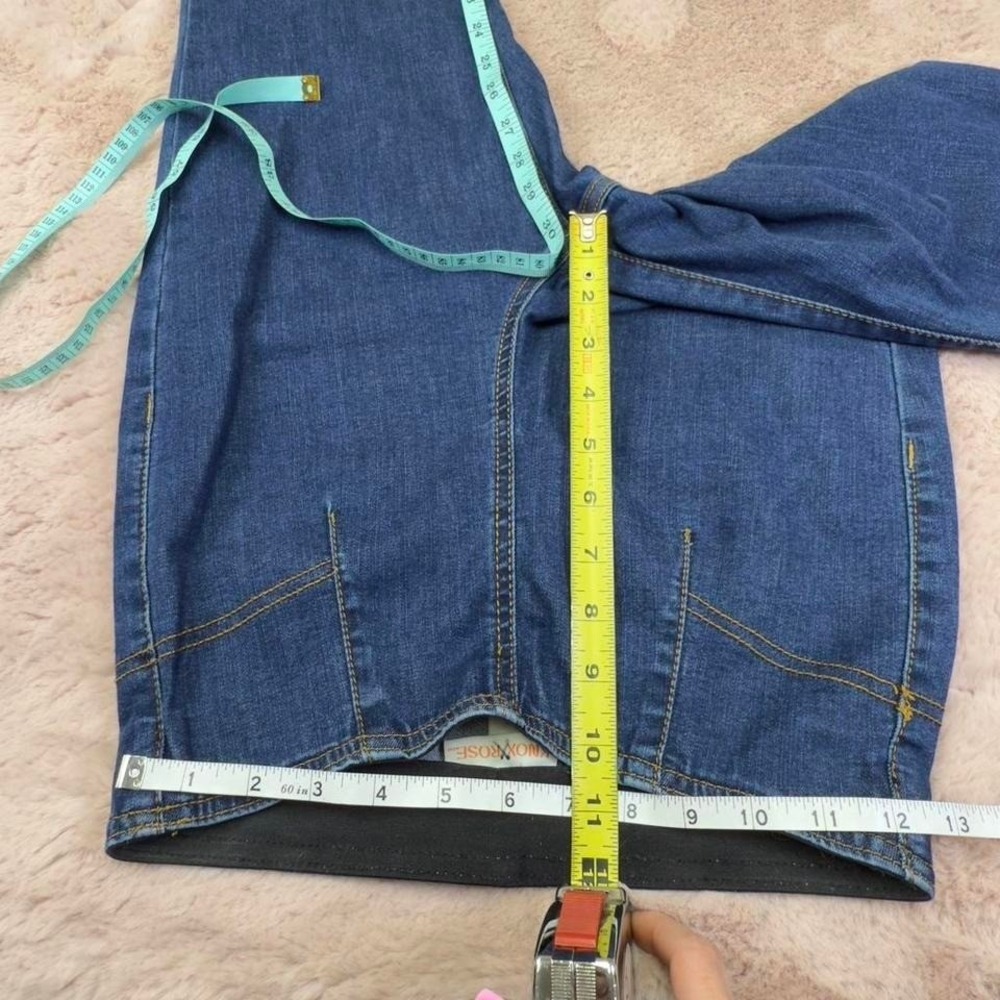 High rise Y2K inspired medium wash flare jeans - Picture 8 of 8